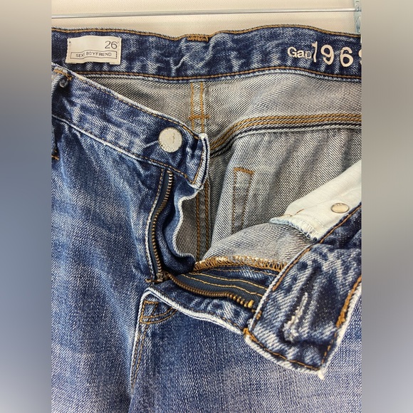 Gap 1969 Medium Wash Sexy Boyfriend Straight Leg Jeans Size 26x26 (753) - Picture 7 of 12